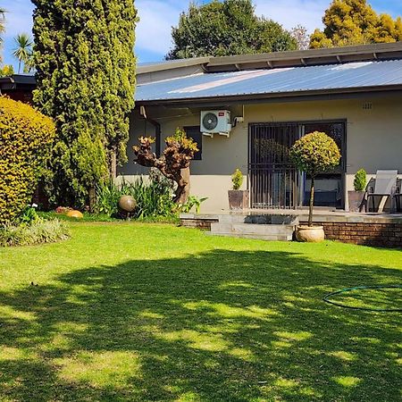 Spies Villa - Fast Wi-Fi, Netflix And Generator Middelburg  Exterior foto