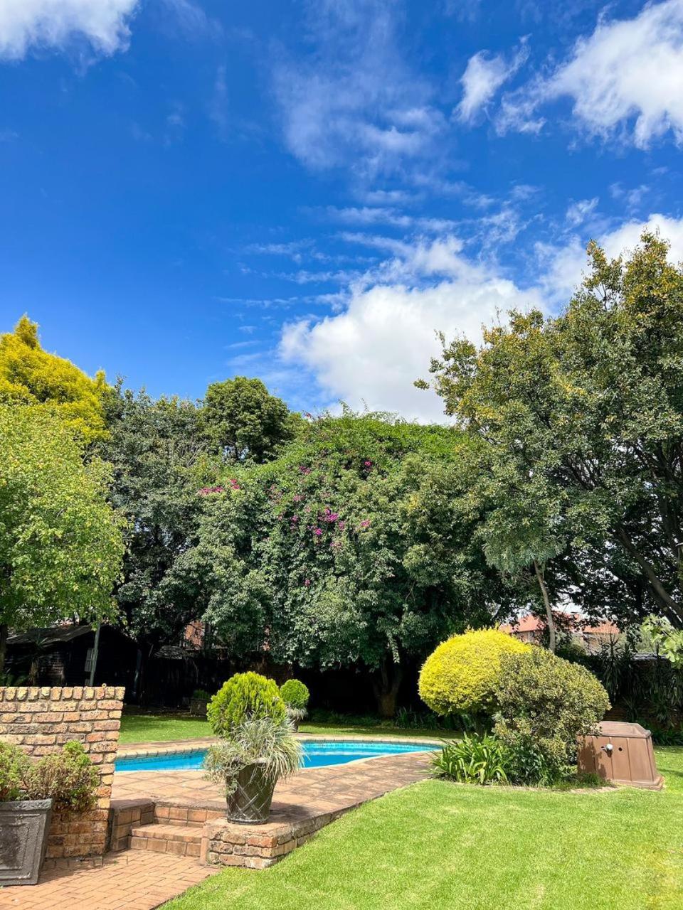Spies Villa - Fast Wi-Fi, Netflix And Generator Middelburg  Exterior foto