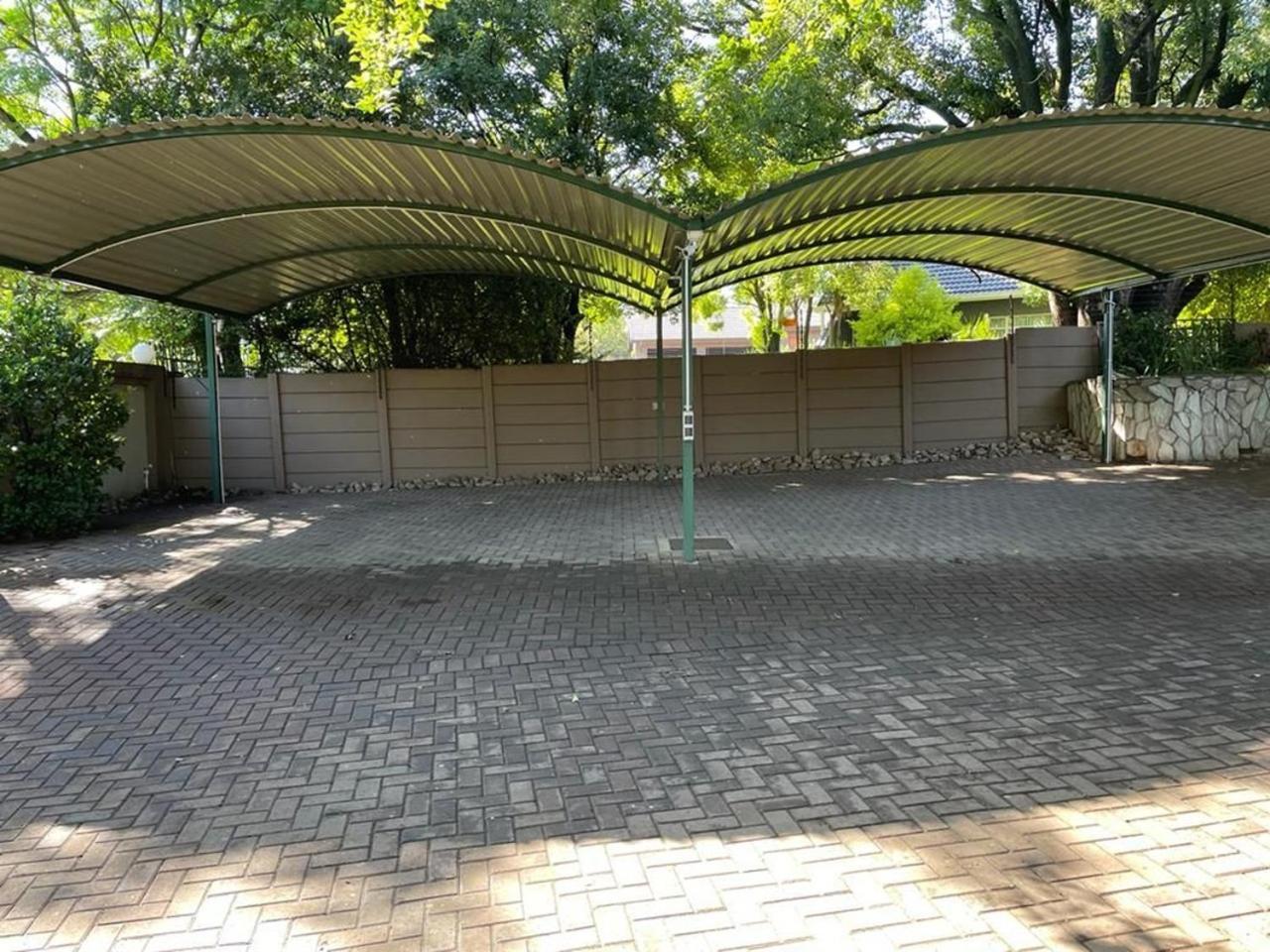 Spies Villa - Fast Wi-Fi, Netflix And Generator Middelburg  Exterior foto